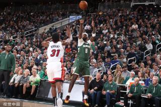 展年轻人才 展年轻人才